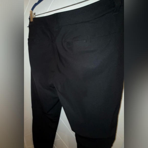 Lululemon Commission Pant Slim-Fit Warpstreme Black *Light
Size 34” inseam 34” - Picture 13 of 15
